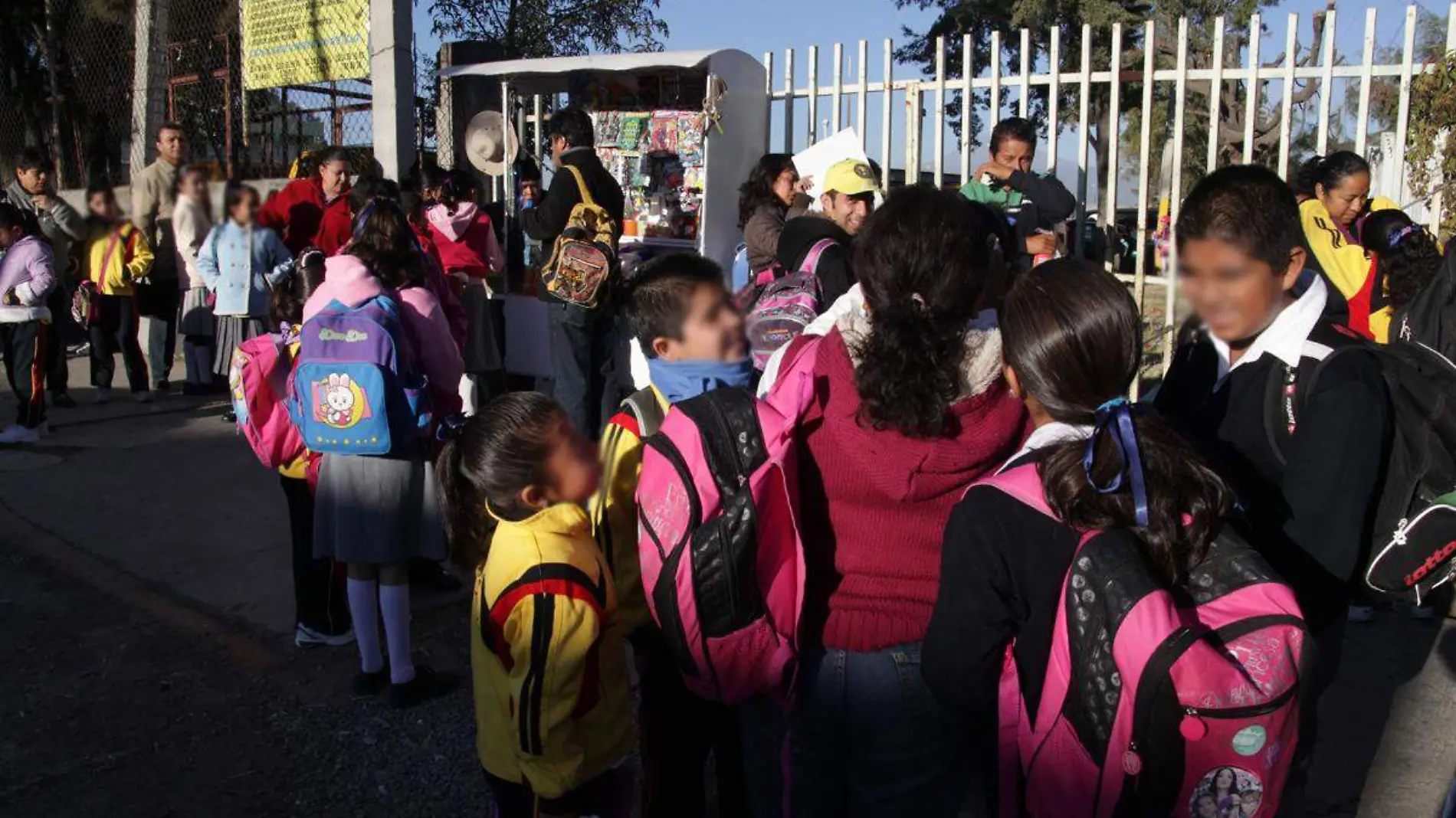 estudiantes en escuelas